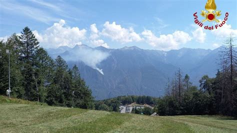 Incendi In Piemonte In Fiamme I Boschi In Val D Ossola