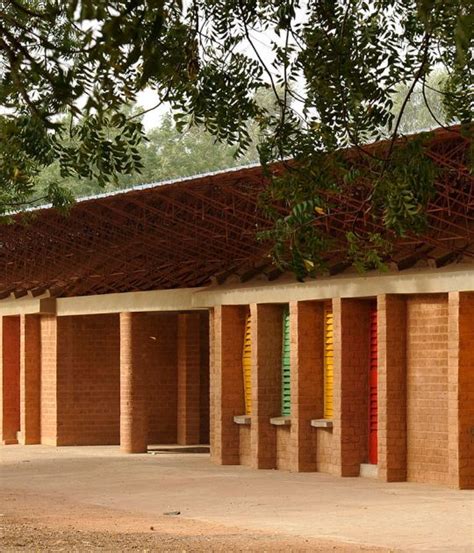 Edificio de la Escuela Primaria de Gando y ampliación por Kéré