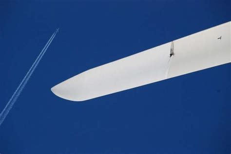 Kansas Wind Turbine Blade Punctured by Lightning - WXGuard Wind