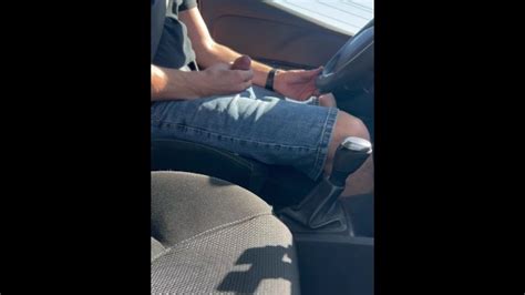 Je Branle Ma Grosse Bite En Roulant Dans La Voiture Et Me Fait Doubler Sur Lautoroute Pornhub Gay