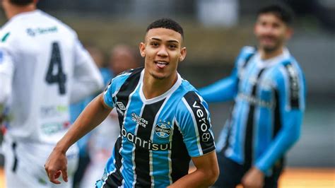 Últimas do Grêmio Estreia de reforços ofertas por Gustavo Nunes