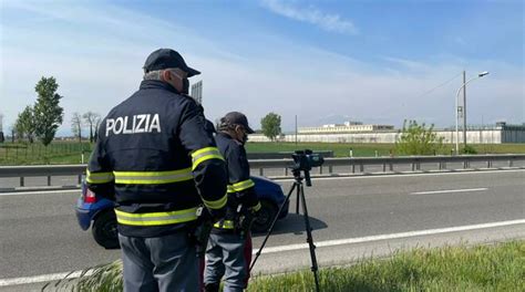 Controlli Sulle Strade Mille Multe In Un Mese Ritirate Cinquanta