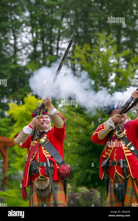 Musket firing hi-res stock photography and images - Alamy