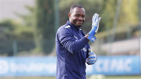 Steve Mandanda de retour à lOM en 2024