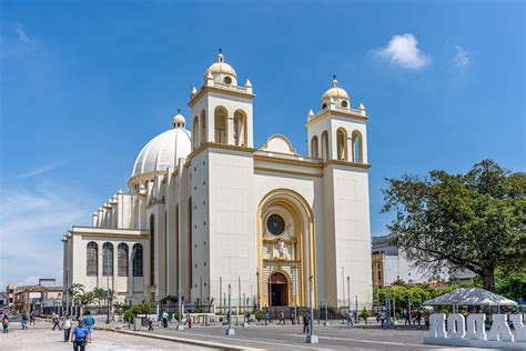 Catedral Metropolitana De San Salvador Joya De La Capital Guanacos