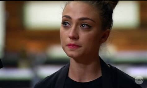 Hot Sexy Sara Oteri Bikini Pics