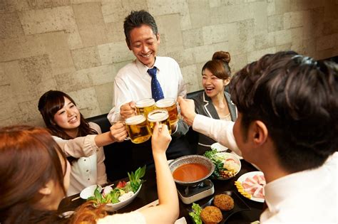 「飲み放題は嫌な制度」「座敷は足の臭いが」幹事を悩ませる会社の飲み会の「店選び」！ Snsで“重視ポイント”探ってみた オトナンサー