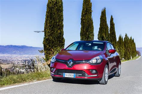 Renault Clio Gpl Turbo Il Test Su Strada Pi Prestazioni Meno