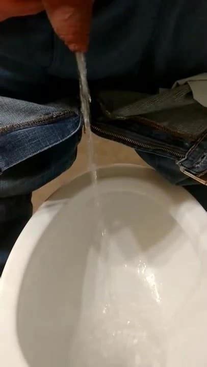 Quick Pisser Free Gay HD Porn Video 01 XHamster