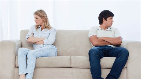 10 Passive Aggressive Habits Of Happy Couples Who End Up Divorced