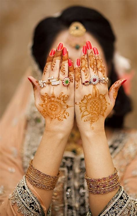 Henna Tattoo Designs Origin Popular Motifs And Their Meaning