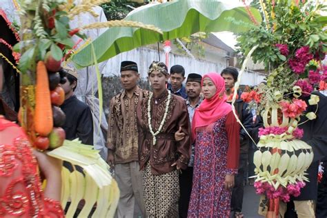 Tradisi Suku Jawa Menyelami Kekayaan Adat Budaya Jawa Seni Dan