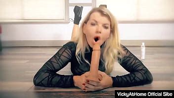High Heeled Vicky Vette Dildo Fucks Her Cunt In A See Through Suit XVIDEOS