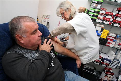 Vaccination Contre Le Covid 19 Les Pharmacies Pourront Encore Ouvrir