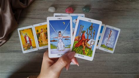 O Que Ele A Pensa Que Voc Sente Por Ele Tarot Responde Consulta