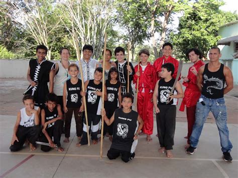 Escolinha Municipal de Kung Fu tem apresentação em escola municipal