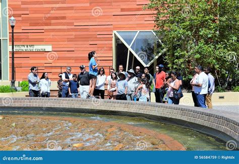 Tour of UCLA Campus editorial stock image. Image of parents - 56584759