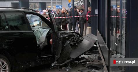 Wypadek W Kielcach Samoch D Wjecha W Przystanek Na Ul Grunwaldzkiej