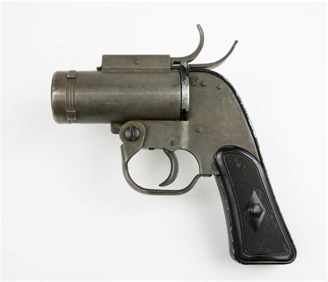 Signalpistol - Flygvapenmuseum / DigitaltMuseum