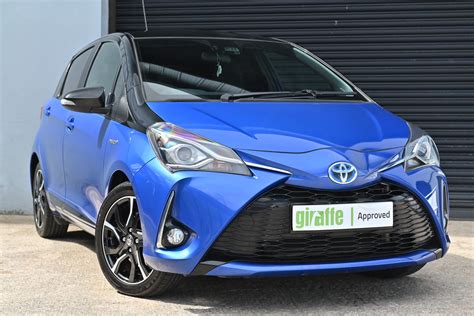 Giraffe Cars Toyota Yaris 1 5 Hybrid Blue Bi Tone 5dr CVT Giraffe Cars