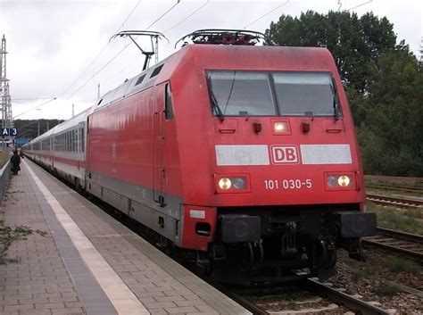 101 030 Bespannte Am 13 September 2010 Den IC 2213 Binz Stuttgart Als