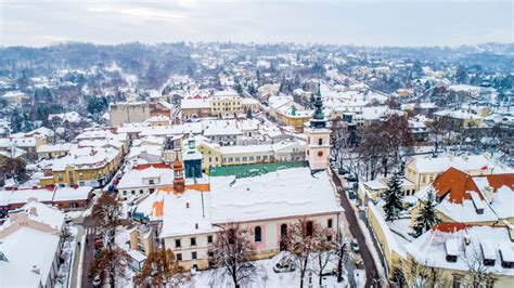 Zachwycaj Ca Wieliczka Z Lotu Ptaka W Zimowej Szacie