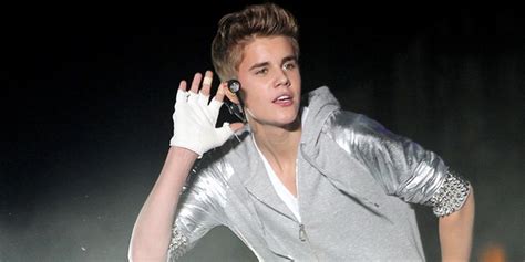 Terinspirasi Justin Bieber Band Ini Berpose Tanpa Busana