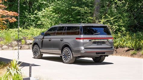 2024 Lincoln Navigator Choosing The Right Trim Autotrader