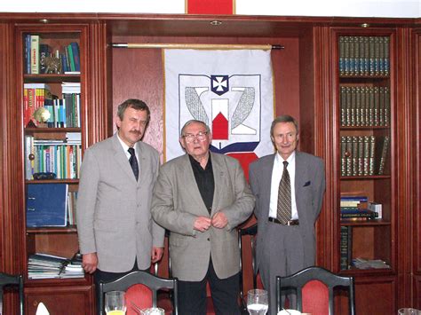 Wspomnienie O Profesorze Prof Tadeusz Pomianek Prezydent WSIiZ