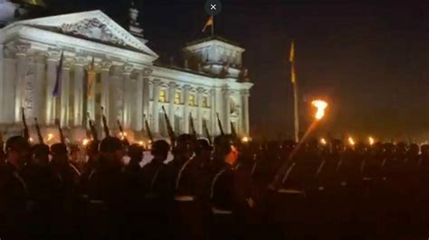 Netz Debatte Entbrannt D Zapfenstreich Vor Dem Reichstag Erregt