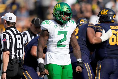 Oregon Ducks Edge Rusher Dj Johnson Selected By Carolina Panthers In