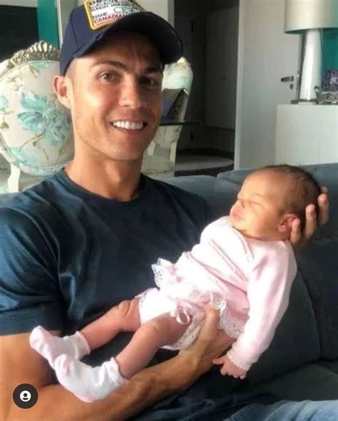 Cristiano Ronaldo 🌐’s Instagram photo: “🔮 Suggest a name for her 🔮 ...