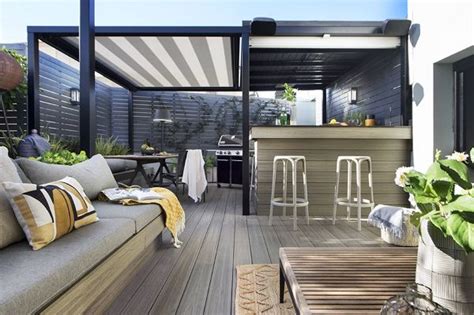 Foto Terraza Con Gran Sof De Obra P Rgola Y Cocina Exterior De