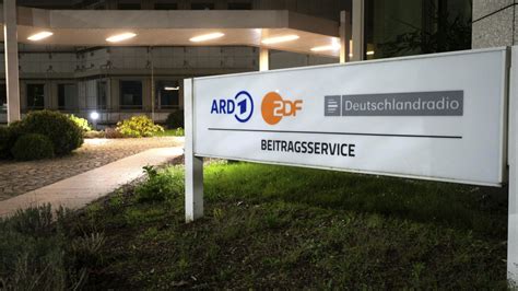 Rundfunkbeitrag Vor Bundesverfassungsgericht Der Klage Hammer Von ARD