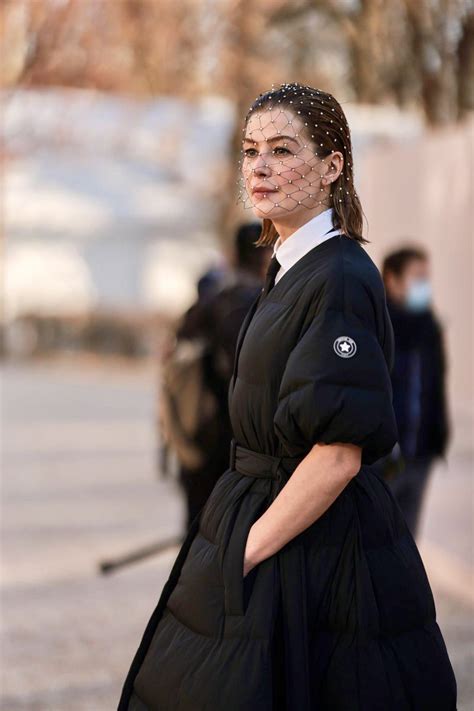 Rosamund Pike Source On Twitter Rosamund Pike Arrives For The Dior