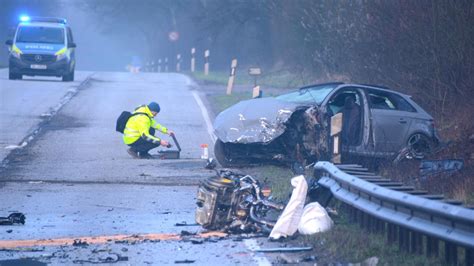 Schwerer Unfall in Barsbüttel Pkw rammt Tanklaster SHZ