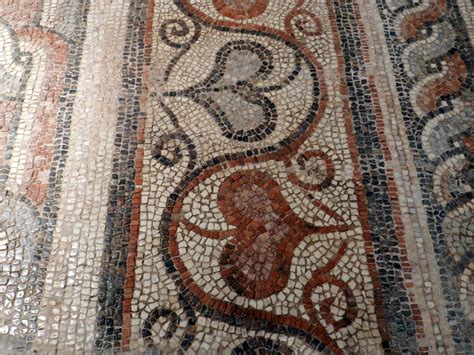Sixth century basilica mosaic. Byzantine Museum of Thessaloniki.