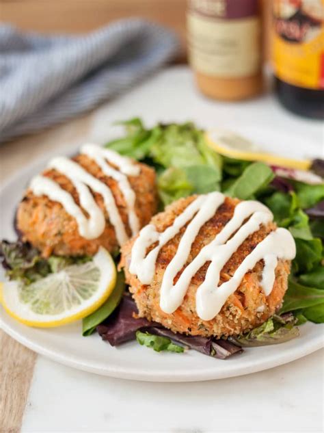 Recipe Salmon Patties With Creamy Garlic Sauce Kitchn