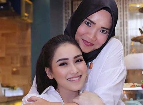 Biografi Ayu Ting Ting Amat