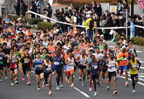 大阪マラソンスタート 「びわ湖」統合後2回目 服部勇馬ら出場 毎日新聞