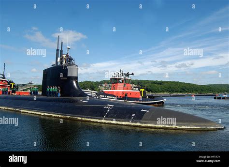 Groton Sub Base Hi Res Stock Photography And Images Alamy