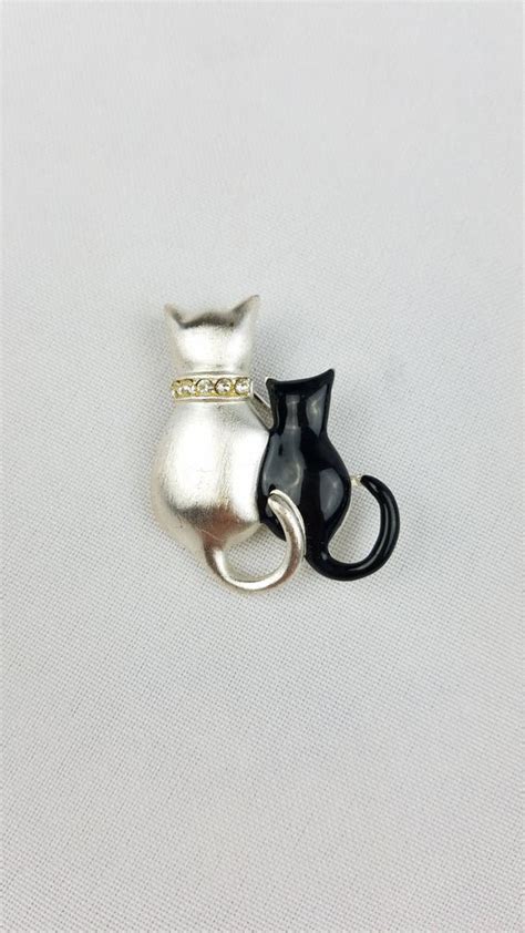 Vintage Black Enamel Cats Gem