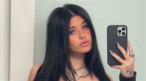 Meet Nessa Barrett What To Know About The Tiktok Music Star