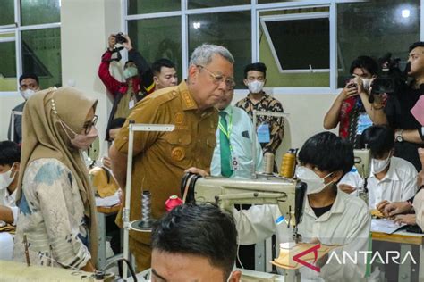 Wali Kota Minta Disnaker Perbanyak Pelatihan Keterampilan Masyarakat