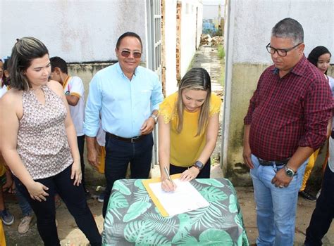 Prefeita Assina Ordem De Serviço Para Reforma De Mais Uma Escola Do