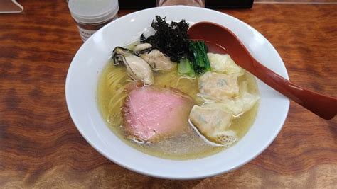 『牡蠣と煮干しの塩そば¥1200海老ワンタン¥180 』三馬路 東京店のレビュー ラーメンデータベース