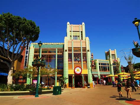 CALIFORNIA DREAMIN': DOWNTOWN DISNEY, ANAHEIM, CALIFORNIA