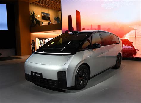 Li Autos St Electric Mpv Mega Made Debut On Guangzhou Show