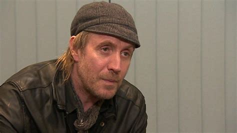 Rhys Ifans Backs Shelter Cymrus Homelessness Campaign Bbc News