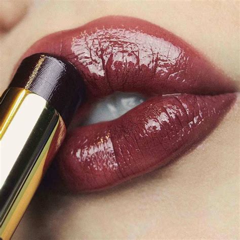 revlon emerges  bankruptcy  lender takeover
